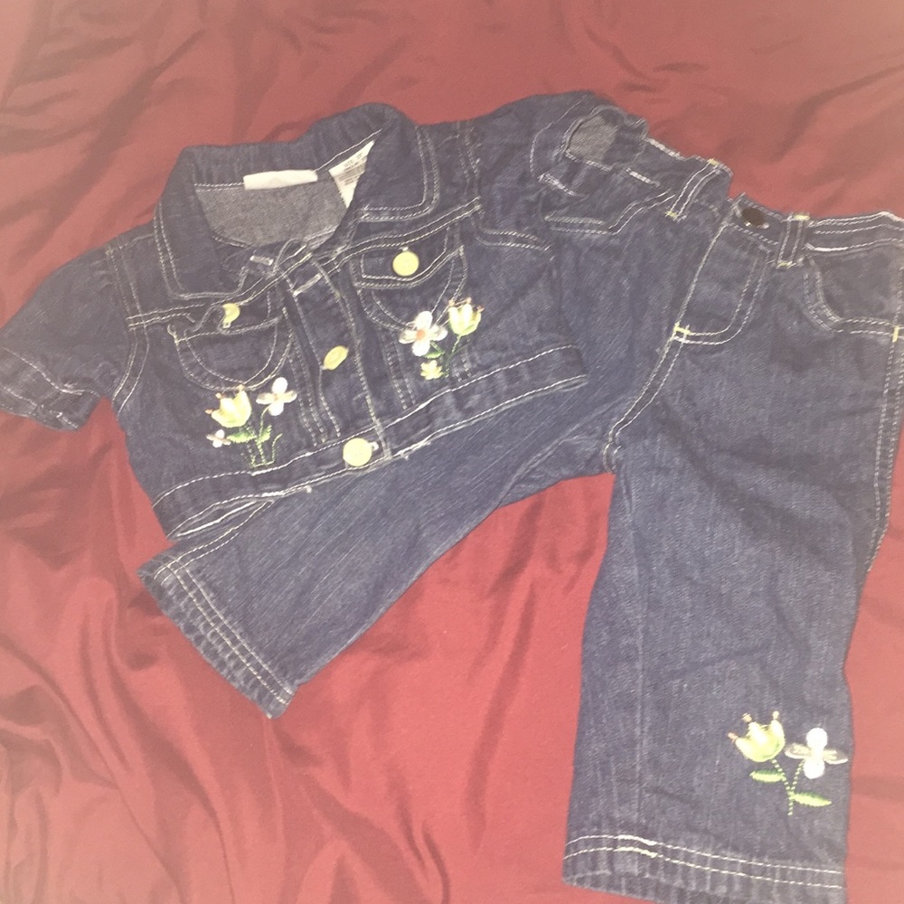 Cute matching denim vest & jeans outfit!!!
